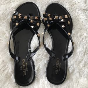 Black Rockstud Flip Flops Sandals